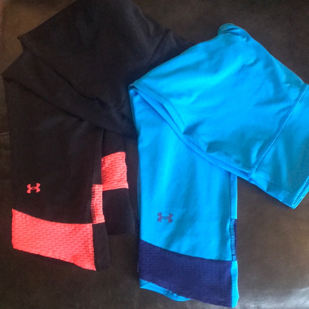 🌿Two pair Under Armour running Capris